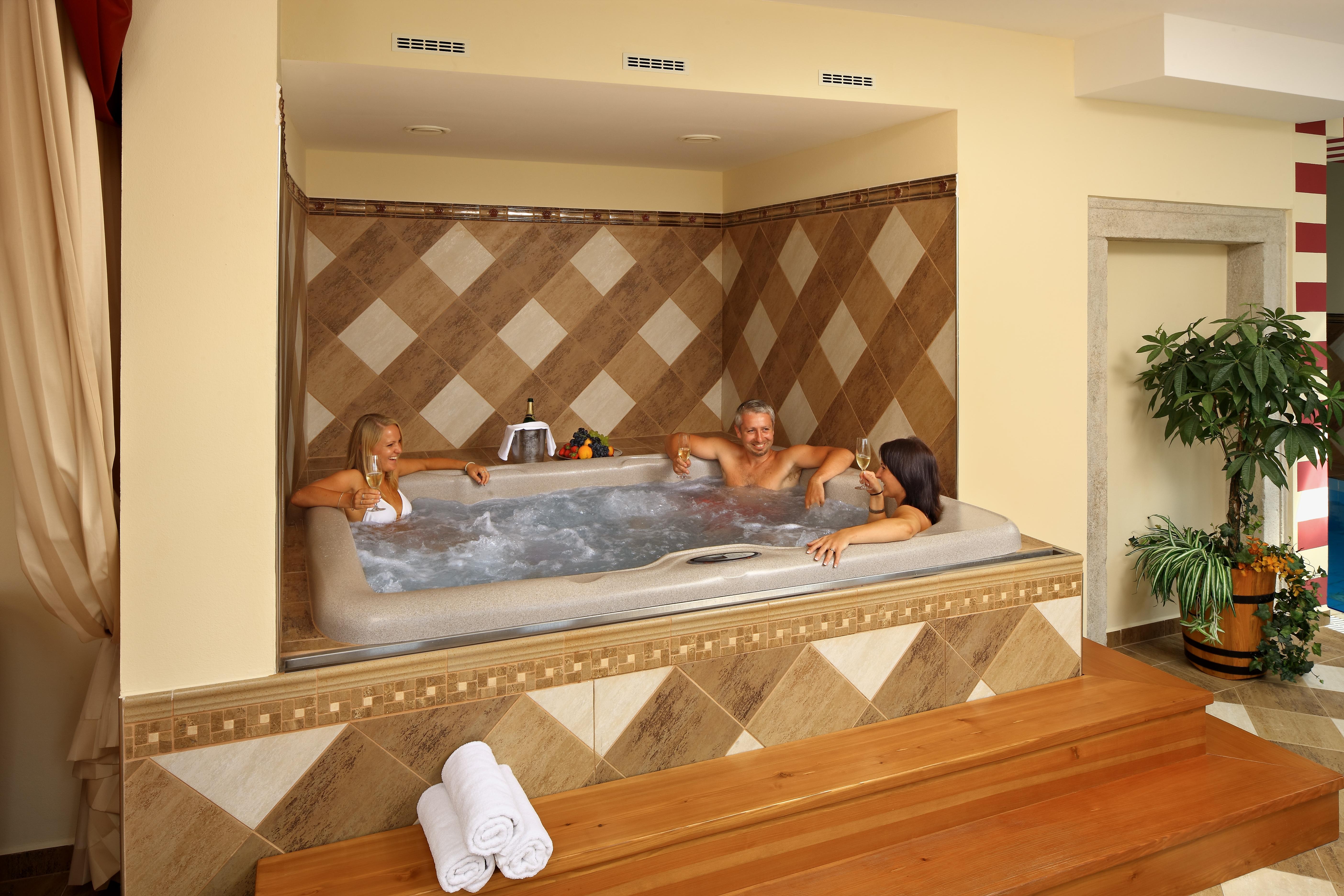 Hotel Ruze Český Krumlov Exterior foto A whirlpool