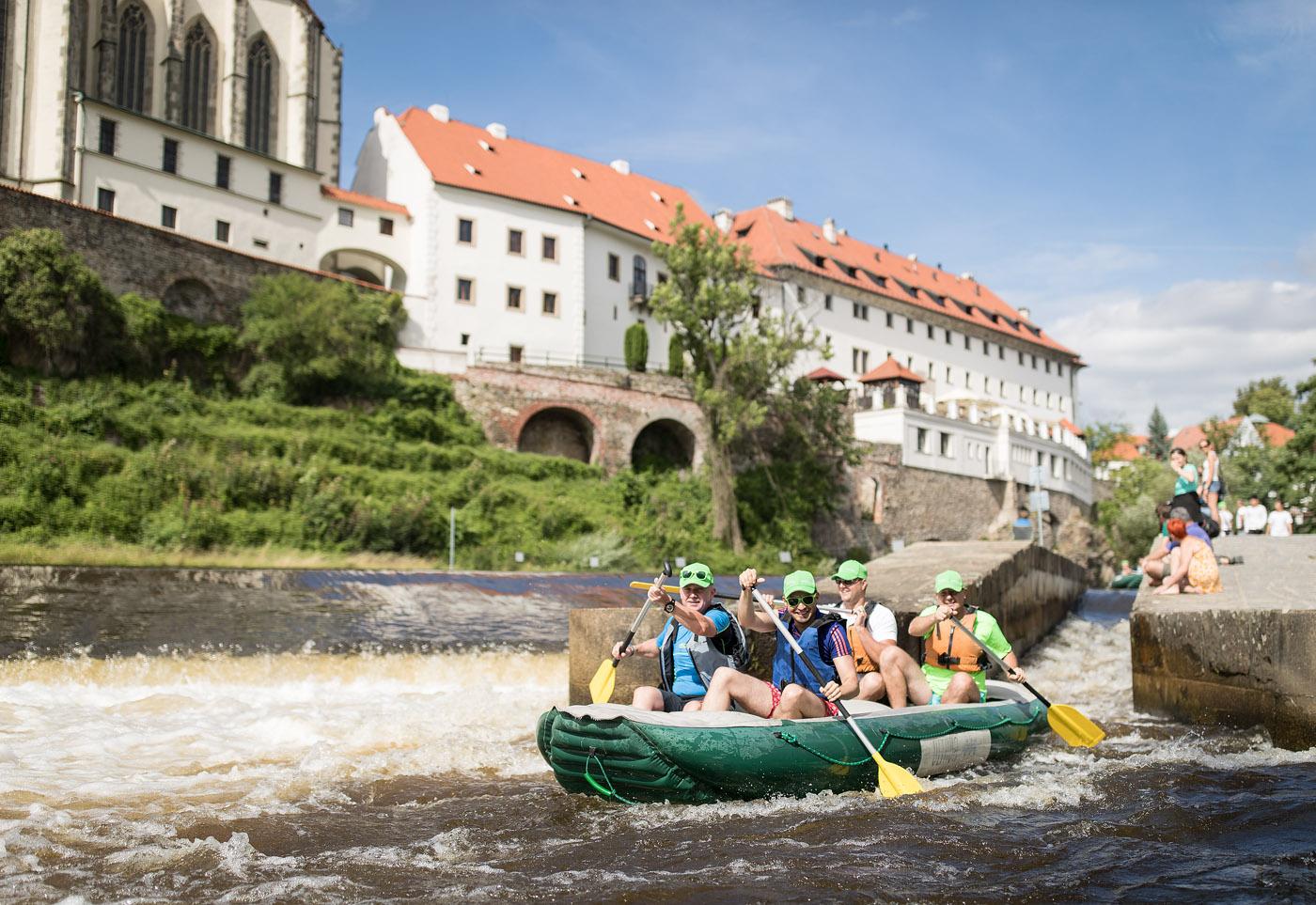Hotel Ruze Český Krumlov Exterior foto Rafting on the Vltava River in Prague
